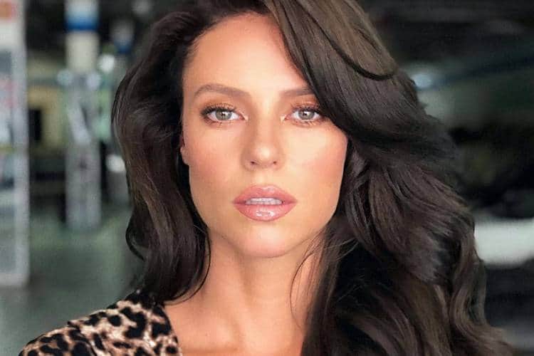 Atriz de A Dona do Pedaço, da Globo, Paola Oliveira Reprodução/Instagram Atriz de A Dona do Pedaço, da Globo, Paola Oliveira Reprodução/Instagram