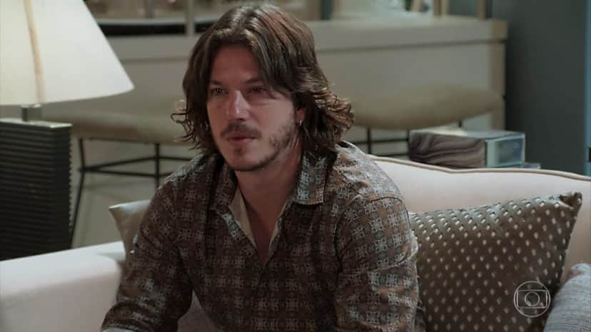Quinzinho (Caio Paduan) ficará balançado com o rumo que está tomando a sua vida em Verão 90 na Globo Quinzinho (Caio Paduan) ficará balançado com o rumo que está tomando a sua vida em Verão 90 na Globo