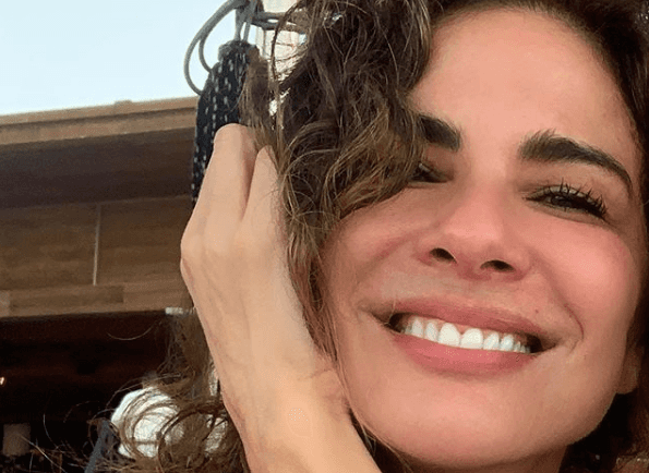 Luciana Gimenez ostenta viagem luxuosa na Grécia, humilha brasileiros e ironiza: "Não fica bravo comigo" Foto: Reprodução Luciana Gimenez ostenta viagem luxuosa na Grécia, humilha brasileiros e ironiza: "Não fica bravo comigo" Foto: Reprodução