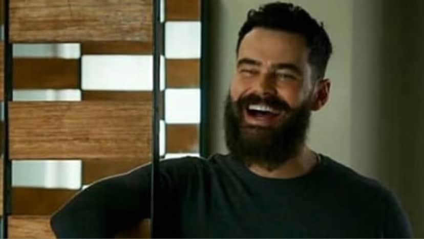 Carmo Dalla Vecchia, da Globo, diz que tem vários namorados e pede nude para seguidor (imagem: reprodução) Carmo Dalla Vecchia, da Globo, diz que tem vários namorados e pede nude para seguidor (imagem: reprodução)