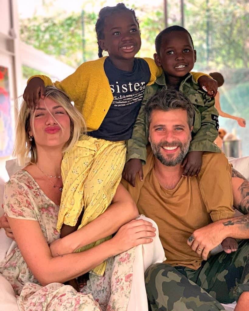 Giovanna Ewbank, Bruno Gagliasso, Titi Gagliasso e Bless Gagliasso (Foto: Reprodução/Instagram) Giovanna Ewbank, Bruno Gagliasso, Titi Gagliasso e Bless Gagliasso (Foto: Reprodução/Instagram)