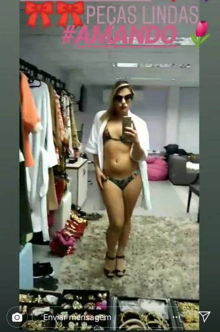 Glamour Garcia, de "A Dona do Pedaço", surgiu de biquíni nas redes sociais (Foto: Reprodução/Instagram) Glamour Garcia, de "A Dona do Pedaço", surgiu de biquíni nas redes sociais (Foto: Reprodução/Instagram)