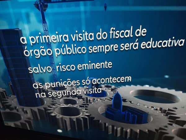 Imagem do erro cometido pelo Jornal Nacional (Foto: Reprodução/Globo) Imagem do erro cometido pelo Jornal Nacional (Foto: Reprodução/Globo)