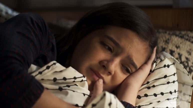 Cássia vai aos prantos por ser rejeitada pelos pais e ver o mundo desabar em seu cabeça em A Dona do Pedaço da Globo Cássia vai aos prantos por ser rejeitada pelos pais e ver o mundo desabar em seu cabeça em A Dona do Pedaço da Globo