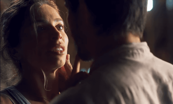 Paloma (Grazi Massafera) vai ter noite de amor com Marcos (Romulo Estrela) em Bom Sucesso (Foto: Reprodução/Globo) Paloma (Grazi Massafera) vai ter noite de amor com Marcos (Romulo Estrela) em Bom Sucesso (Foto: Reprodução/Globo)