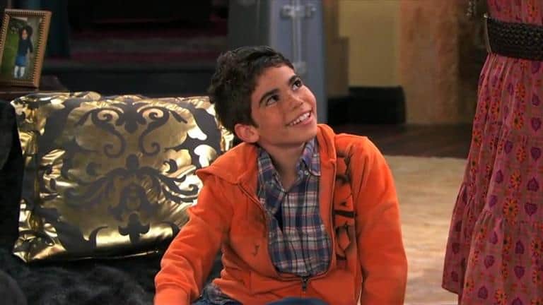 Cameron Boyce na série Jessie (Foto: Reprodução) Cameron Boyce na série Jessie (Foto: Reprodução)