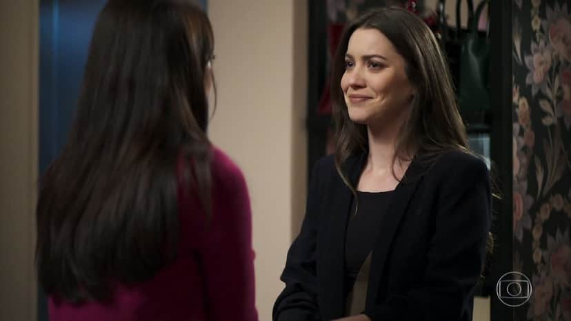 Fabiana (Nathalia Dill) e Vivi (Paolla Oliveira) em cena de A Dona do Pedaço (Foto: Reprodução/Globo) Fabiana (Nathalia Dill) e Vivi (Paolla Oliveira) em cena de A Dona do Pedaço (Foto: Reprodução/Globo)