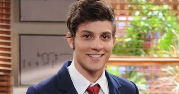 Chay Suede na novela Rebelde, da Record. (Foto: Divulgação) Chay Suede na novela Rebelde, da Record. (Foto: Divulgação)