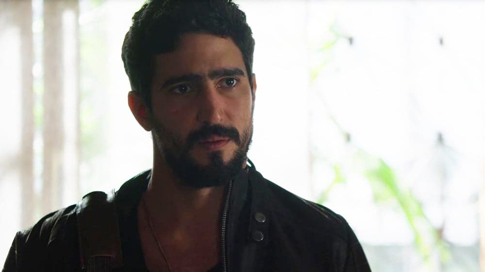 Jamil em cena da novela das 18h da Globo, Órfãos da Terra (Foto: Reprodução) Jamil em cena da novela das 18h da Globo, Órfãos da Terra (Foto: Reprodução)