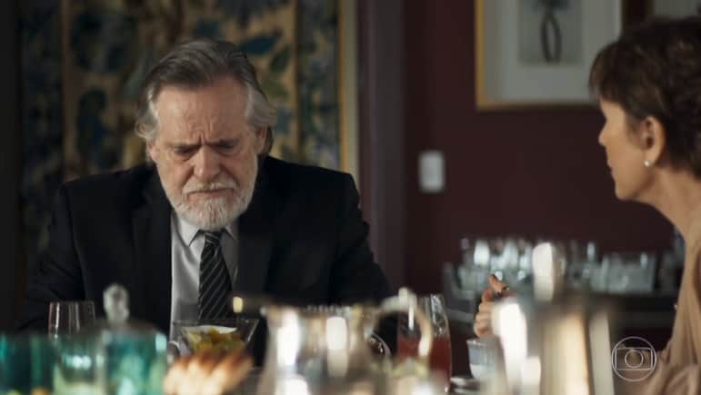 Otávio irritado na novela A Dona do Pedaço da Globo Otávio irritado na novela A Dona do Pedaço da Globo