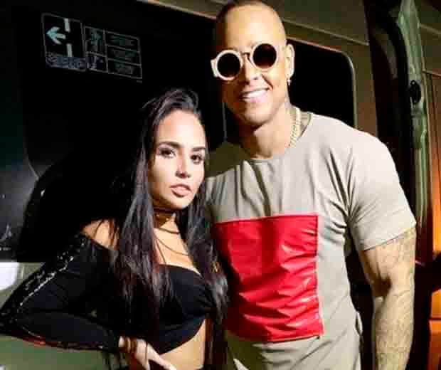 Perlla tenta reatar breve romance com Léo Santana após o termino do namoro do cantor com Lorena Improta (Foto: Reprodução) Perlla tenta reatar breve romance com Léo Santana após o termino do namoro do cantor com Lorena Improta (Foto: Reprodução)