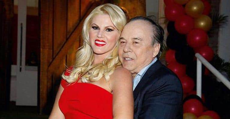 Val Marchiori foi chamada de "prostituta de luxo" pelo ex Evaldo Ulinski (Reprodução) Val Marchiori foi chamada de "prostituta de luxo" pelo ex Evaldo Ulinski (Reprodução)
