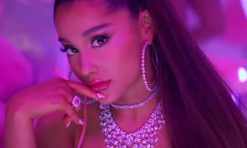 Ariana Grande falou sobre o desconforto em cantar algumas de suas canções (Foto: Reprodução) Ariana Grande falou sobre o desconforto em cantar algumas de suas canções (Foto: Reprodução)