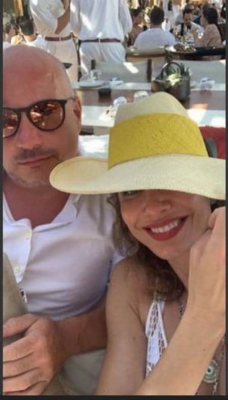 Luciana Gimenez dá a volta por cima após término com Marcelo de Carvalho e faz viagem luxuosa para Grécia com novo namorado Foto: Reprodução Luciana Gimenez dá a volta por cima após término com Marcelo de Carvalho e faz viagem luxuosa para Grécia com novo namorado Foto: Reprodução