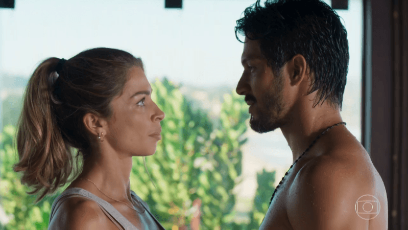 Grazi Massafera (Paloma) e Romulo Estrela (Marcos) em cena de Bom Sucesso, que teve início com alta audiência (Foto: Reprodução/Globo) Grazi Massafera (Paloma) e Romulo Estrela (Marcos) em cena de Bom Sucesso, que teve início com alta audiência (Foto: Reprodução/Globo)