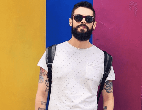O repórter da Globo, Cauê Fabiano, que é famoso por apresentar o G1 em um minuto surpreendeu os telespectadores ao debochar de Faustão publicamente O repórter da Globo, Cauê Fabiano, que é famoso por apresentar o G1 em um minuto surpreendeu os telespectadores ao debochar de Faustão publicamente