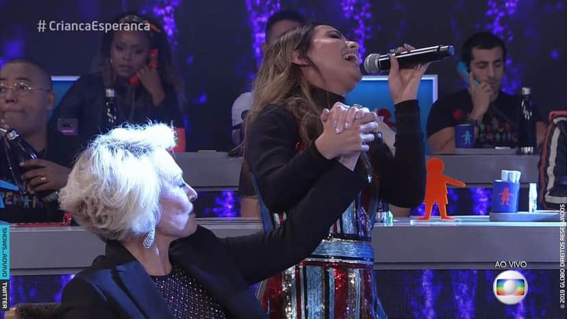 A cantora Aline Barros e Ana Maria Braga no Criança Esperança (Foto: Divulgação) A cantora Aline Barros e Ana Maria Braga no Criança Esperança (Foto: Divulgação)