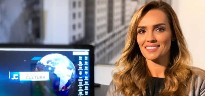 Karyn Bravo apresenta Jornal da Cultura na TV Cultura (Reprodução/Instagram) Karyn Bravo apresenta Jornal da Cultura na TV Cultura (Reprodução/Instagram)