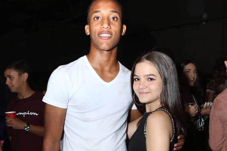 A atriz da Globo, mel Maia e famoso jogador de futebol, João no show do Nego do Borel nesta terça-feira (Foto: Reprodução) A atriz da Globo, mel Maia e famoso jogador de futebol, João no show do Nego do Borel nesta terça-feira (Foto: Reprodução)