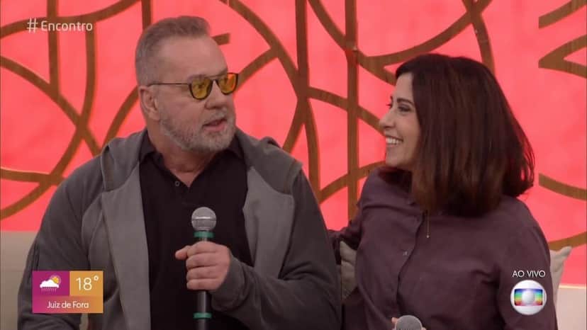 Fernanda Torres reencontra com o amigo Luis Fernando Guimarães no palco do Encontro com Fátima (Reprodução: TV Globo) Fernanda Torres reencontra com o amigo Luis Fernando Guimarães no palco do Encontro com Fátima (Reprodução: TV Globo)