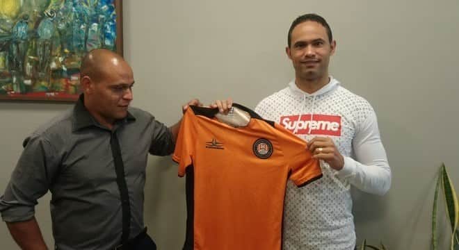 O goleiro Bruno ao ser anunciado pelo seu novo clube, o Poços de Caldas (Foto: Reprodução) O goleiro Bruno ao ser anunciado pelo seu novo clube, o Poços de Caldas (Foto: Reprodução)