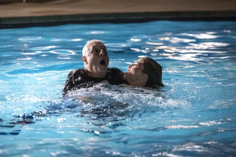 Paloma mergulha em piscina para salvar Alberto em Bom Sucesso (Foto: Isabella Pinheiro/Gshow) Paloma mergulha em piscina para salvar Alberto em Bom Sucesso (Foto: Isabella Pinheiro/Gshow)