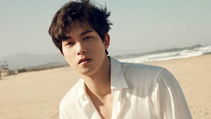 O cantor Lee Jong Hyun, fou expulso do grupo K-POP (Foto: Reprodução) O cantor Lee Jong Hyun, fou expulso do grupo K-POP (Foto: Reprodução)