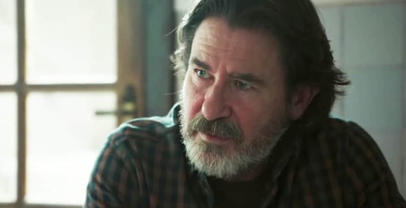 O padre Zoran em cena da novela das 18h da Globo, Órfãos da Terra (Foto: Reprodução) O padre Zoran em cena da novela das 18h da Globo, Órfãos da Terra (Foto: Reprodução)
