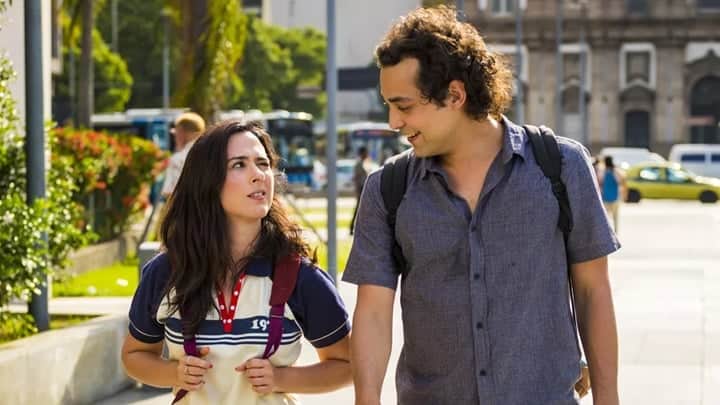 Tatá Werneck e Eduardo Sterblitch protagonizam a série Shippados, da Globo. (Foto: Divulgação) Tatá Werneck e Eduardo Sterblitch protagonizam a série Shippados, da Globo. (Foto: Divulgação)
