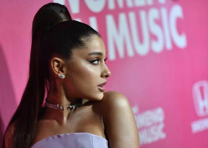 Ariana Grande processa empresa e cria polêmica (Foto: Reprodução) Ariana Grande processa empresa e cria polêmica (Foto: Reprodução)