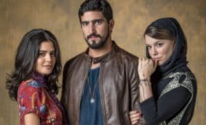 Jamil (Renato Góes), Laila (Julia Dalavia) e Dalila (Alice Wegmann) em Órfãos da Terra (Foto: Globo/Paulo Belote) Jamil (Renato Góes), Laila (Julia Dalavia) e Dalila (Alice Wegmann) em Órfãos da Terra (Foto: Globo/Paulo Belote)