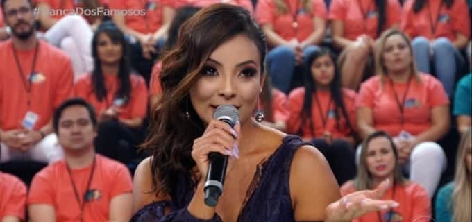 Carol Nakamura voltou ao Domingão do Faustão como jurada técnica e foi bastante elogiada pelo apresentador da Rede Globo (Foto: Divulgação) Carol Nakamura voltou ao Domingão do Faustão como jurada técnica e foi bastante elogiada pelo apresentador da Rede Globo (Foto: Divulgação)