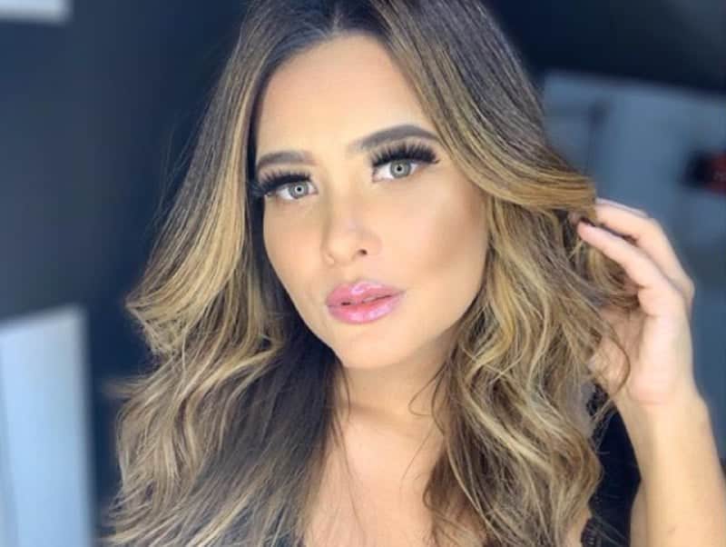 Geisy Arruada voltou a causar com foto ousado e mostrou detalhe da parte íntima (Foto: Reprodução) Geisy Arruada voltou a causar com foto ousado e mostrou detalhe da parte íntima (Foto: Reprodução)