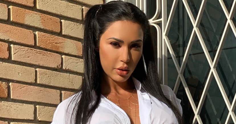 Gracyanne Barbosa apareceu em clique exibindo os seios (Reprodução/Instagram) Gracyanne Barbosa apareceu em clique exibindo os seios (Reprodução/Instagram)