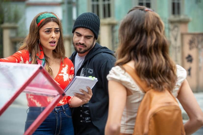 Juliana Paes, Caio Castro e Bruna Hamú ensaiam cena de 'A Dona do Pedaço' (Foto: Isabella Pinheiro/Gshow) Juliana Paes, Caio Castro e Bruna Hamú ensaiam cena de 'A Dona do Pedaço' (Foto: Isabella Pinheiro/Gshow)