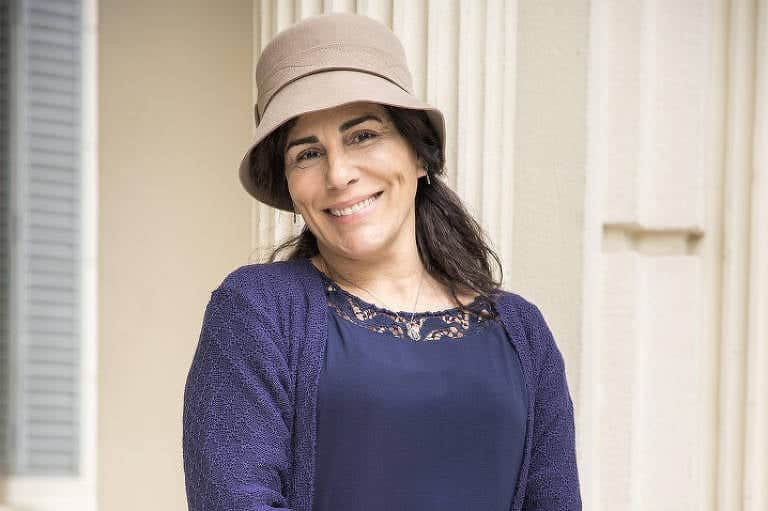 Glória Pires caracterizada de Lola para a novela das seis: Éramos Seis (Foto: Divulgação/TV Globo) Glória Pires caracterizada de Lola para a novela das seis: Éramos Seis (Foto: Divulgação/TV Globo)