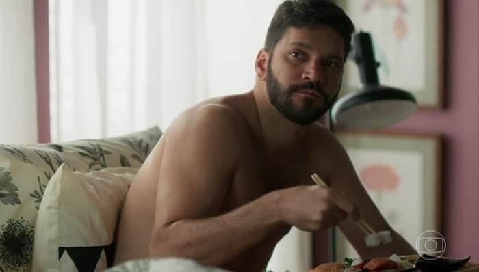 Diogo (Armando Babaioff) em Bom Sucesso (Foto: Reprodução/Globo) Diogo (Armando Babaioff) em Bom Sucesso (Foto: Reprodução/Globo)