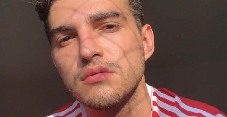 Famoso cantor revela que se inspirou em ex para produzir novo álbum (Reprodução/Instagram) Famoso cantor revela que se inspirou em ex para produzir novo álbum (Reprodução/Instagram)