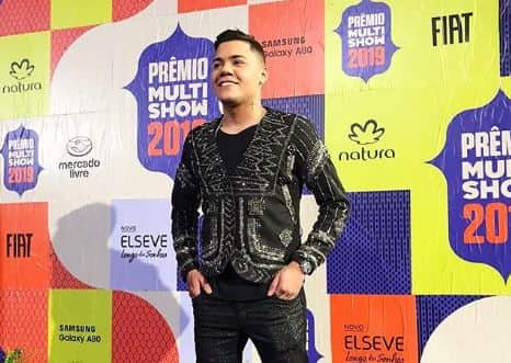 O cantor sertanejo, Felipe Araújo causou no Prêmio Multishow desta terça-feira (Foto: Reprodução) O cantor sertanejo, Felipe Araújo causou no Prêmio Multishow desta terça-feira (Foto: Reprodução)
