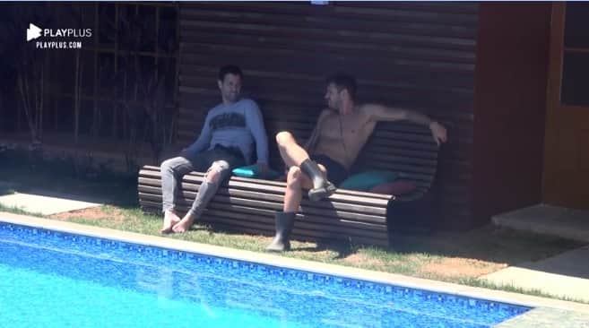 Guilherme Leão revela para Viny Vieira vontade de ficar com Tati Dias em A Fazenda 11 (Reprodução: PlayPlus) Guilherme Leão revela para Viny Vieira vontade de ficar com Tati Dias em A Fazenda 11 (Reprodução: PlayPlus)