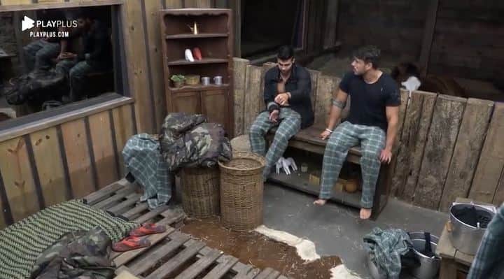 Lucas Viana fala mal de Bifão com Netto e Guilherme Leão (Reprodução: PlayPlus) Lucas Viana fala mal de Bifão com Netto e Guilherme Leão (Reprodução: PlayPlus)
