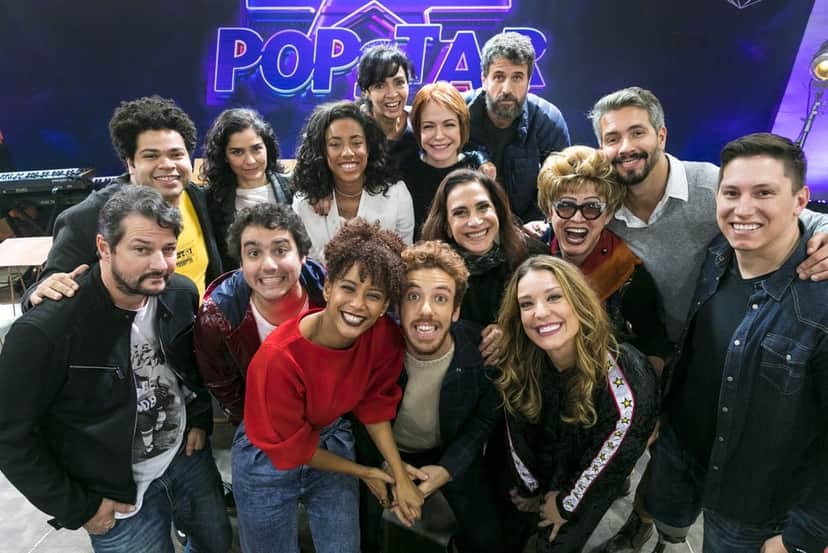 Taís Araújo que comanda o PopStar com os participantes da nova temporada (Reprodução: TV Globo) Taís Araújo que comanda o PopStar com os participantes da nova temporada (Reprodução: TV Globo)