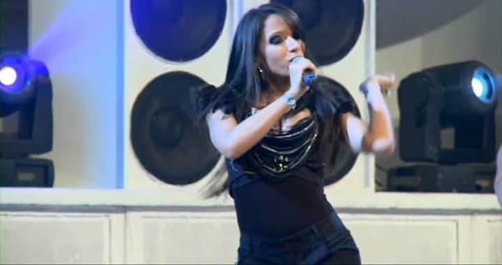 Anitta em show produzido pela Furacão 2000. (Foto: Reprodução) Anitta em show produzido pela Furacão 2000. (Foto: Reprodução)