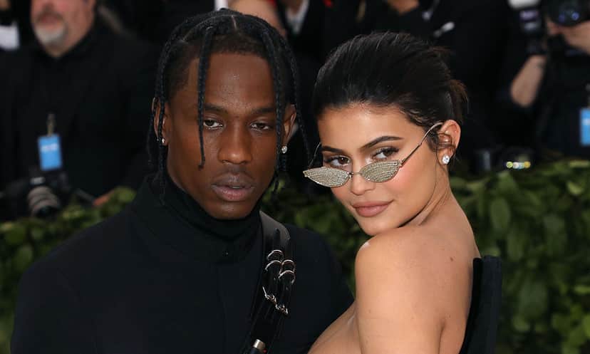 Kylie Jenner e Travis Scott se separam e pegam o público de surpresa (Foto: Reprodução) Kylie Jenner e Travis Scott se separam e pegam o público de surpresa (Foto: Reprodução)