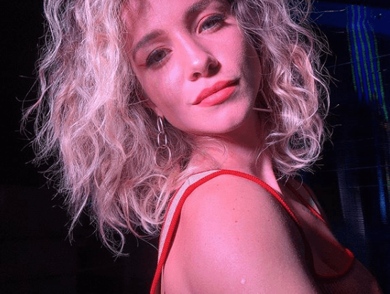 A atriz da TV Globo Larissa Ayres não aguentou calada a presença de um homem no vagão especial para mulheres em pleno horário de pico e expulsou o sujeito de lá (Foto: Reprodução/ Instagram) A atriz da TV Globo Larissa Ayres não aguentou calada a presença de um homem no vagão especial para mulheres em pleno horário de pico e expulsou o sujeito de lá (Foto: Reprodução/ Instagram)