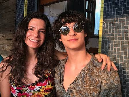 Pedro Waddington com a mãe, a atriz Helena Ranaldi Foto: Reprodução/Instagram Pedro Waddington com a mãe, a atriz Helena Ranaldi Foto: Reprodução/Instagram