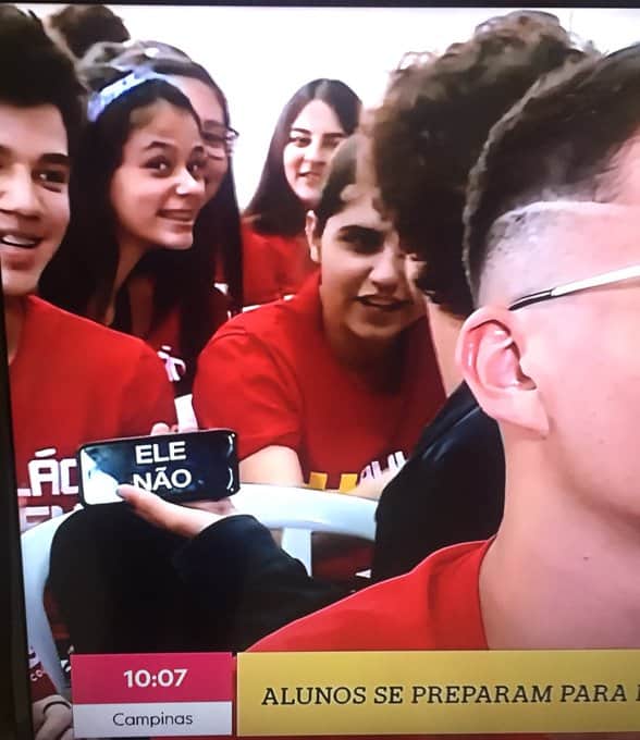Jovens posam para a Globo (Foto: Reprodução) Bolsonaro Jovens posam para a Globo (Foto: Reprodução) Bolsonaro