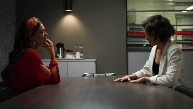 Josiane (Agatha Moreira) ridiculariza Maria da Paz (Juliana Paes) em tribunal de A Dona do Pedaço (Foto: Divulgação/TV Globo) Josiane (Agatha Moreira) ridiculariza Maria da Paz (Juliana Paes) em tribunal de A Dona do Pedaço (Foto: Divulgação/TV Globo)