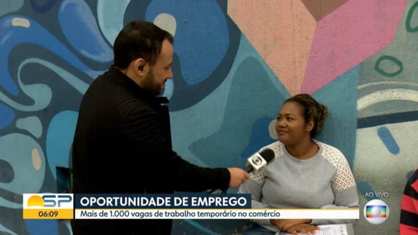 O repórter do Bom Dia SP, Rômulo D’Avila da entrevistando Jéssica (imagem: Reprodução) O repórter do Bom Dia SP, Rômulo D’Avila da entrevistando Jéssica (imagem: Reprodução)
