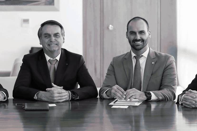 Família de Jair Bolsonaro sofre terrível perda após morte do filho de Eduardo Família de Jair Bolsonaro sofre terrível perda após morte do filho de Eduardo
